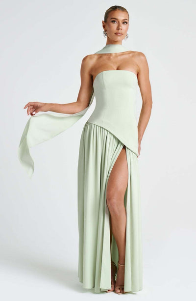 Sainte | Elegant Maxi Dress
