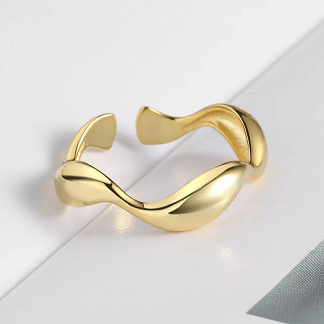 Clara | Wave Ring 18K Gold