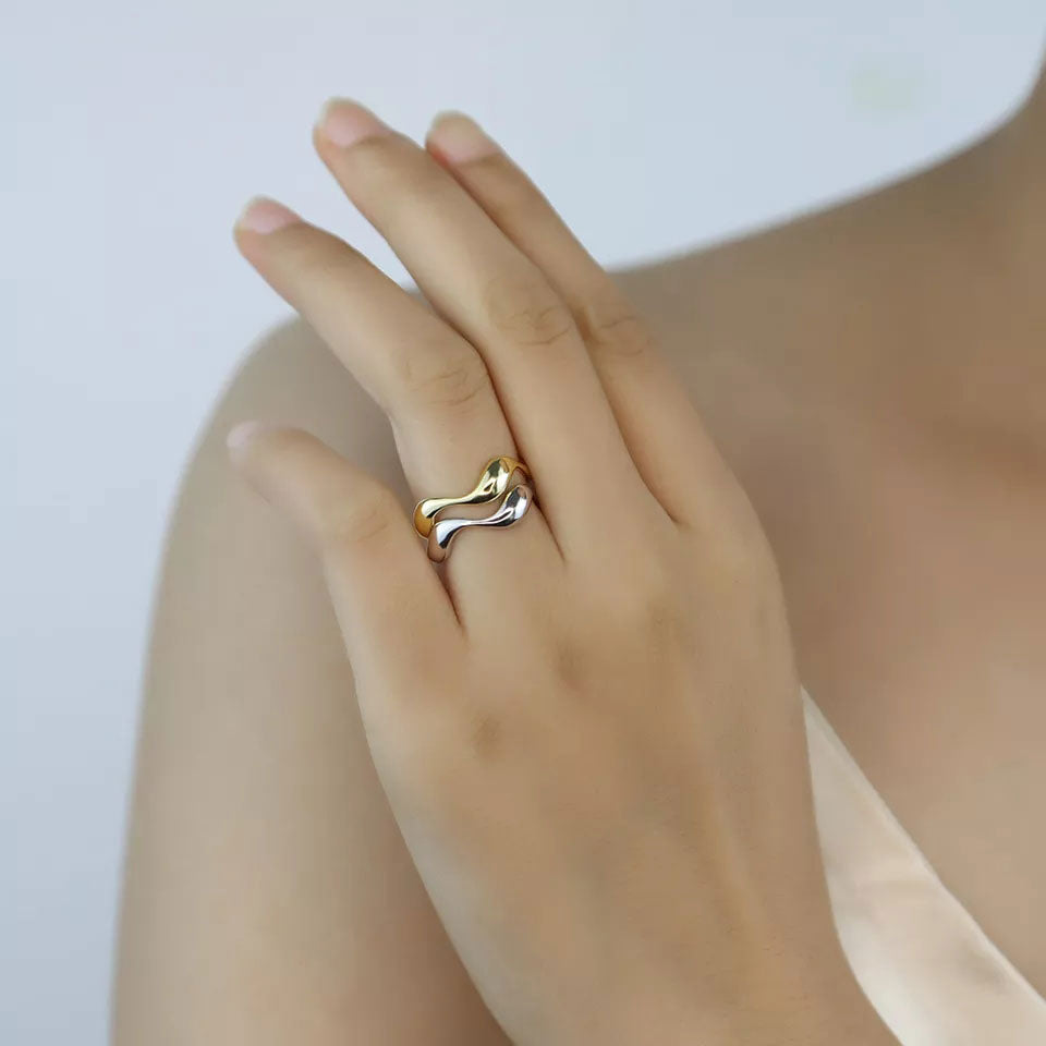 Clara | Wave Ring 18K Gold